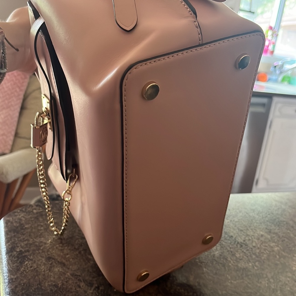 Michael Kors Hamilton Legacy Large Belted Satchel in Smokey Rose pink - Picture 4 of 5